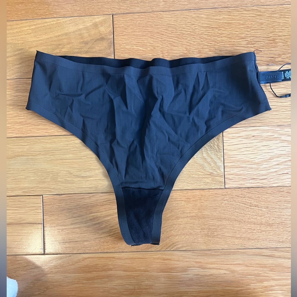Skims Naked High Waisted Thong - Picture 4 of 5